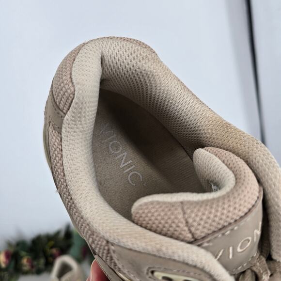 Vionic Women's Walker Classic Taupe Size 9 - Picture 8 of 11